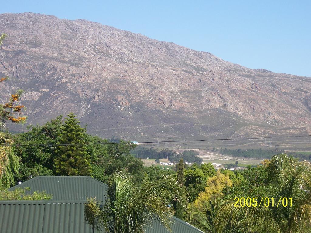 Berg En Dal Guesthouse Villiersdorp Екстериор снимка